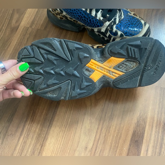 Adidas animal print, ocelot leather, special edition, size 7.5 - Picture 2 of 5